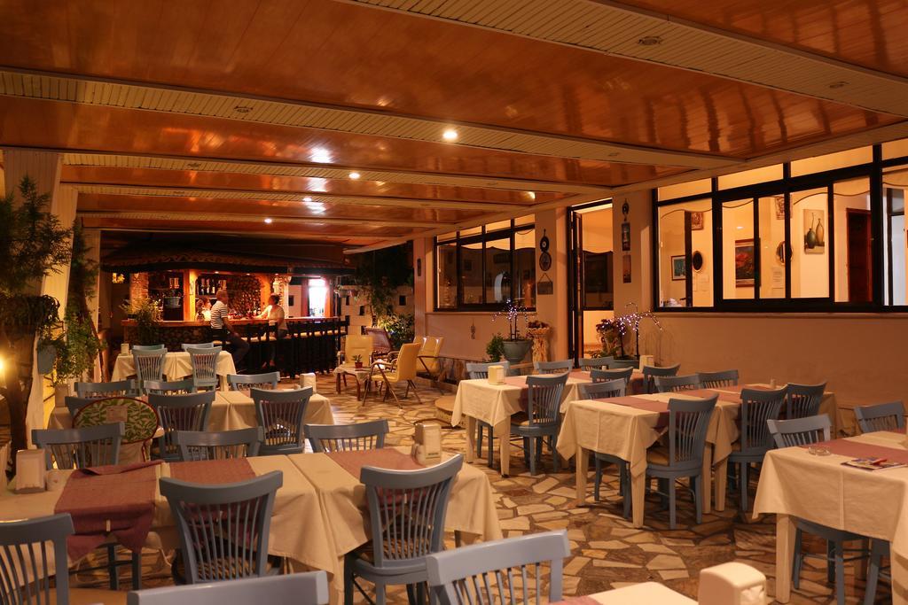 Arya Hotel Çeşme Εξωτερικό φωτογραφία