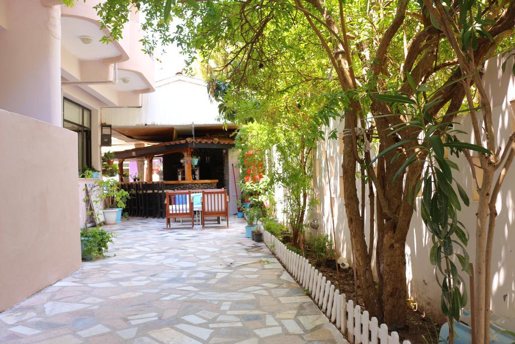 Arya Hotel Çeşme Εξωτερικό φωτογραφία