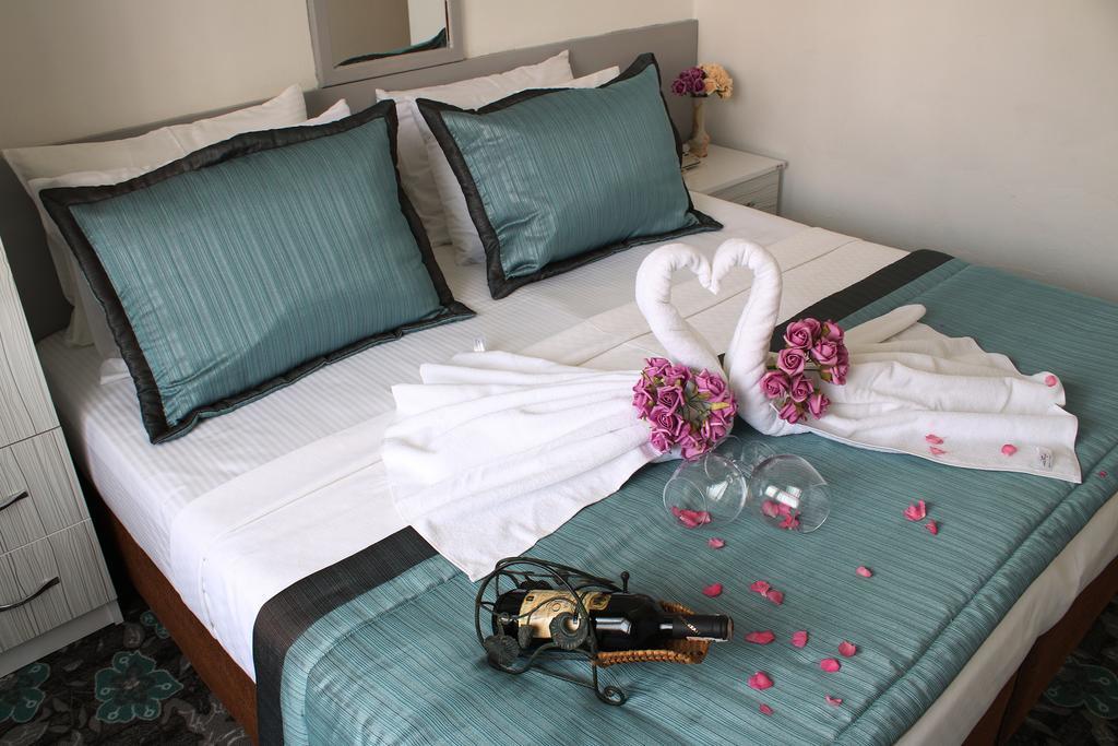 Arya Hotel Çeşme Εξωτερικό φωτογραφία