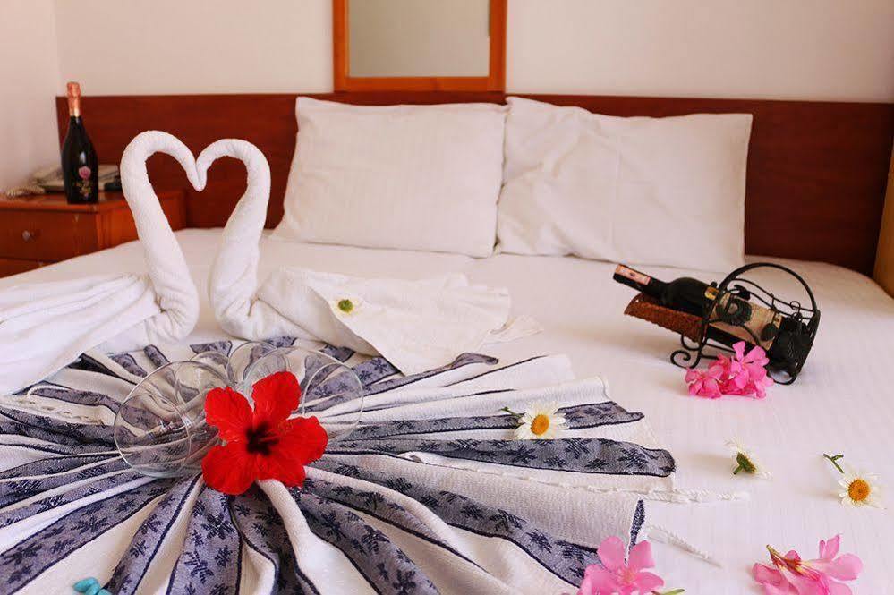 Arya Hotel Çeşme Εξωτερικό φωτογραφία