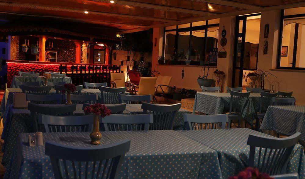 Arya Hotel Çeşme Εξωτερικό φωτογραφία