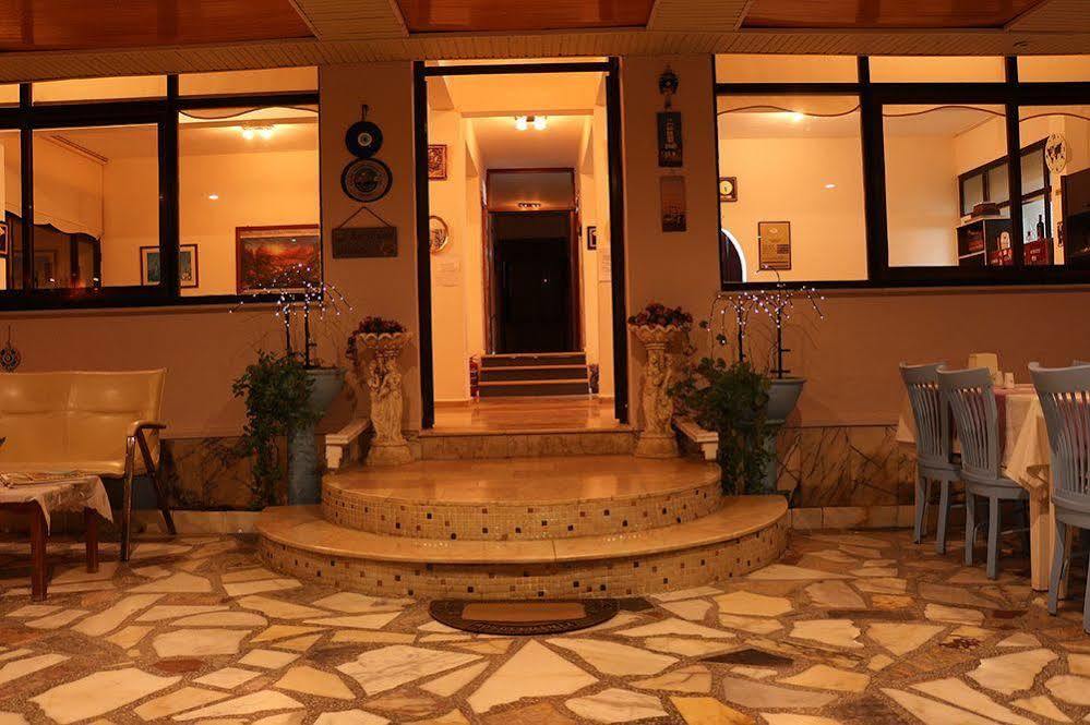 Arya Hotel Çeşme Εξωτερικό φωτογραφία
